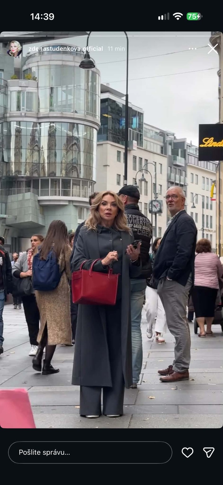 Zdena Studenková, móda, jesenný outfit, Viedeň, červená kabelka, módna inšpirácia